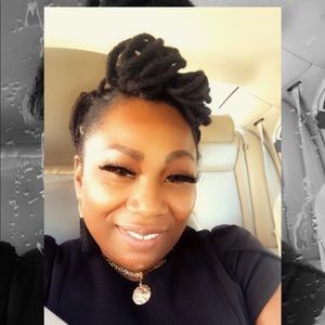 Meet your Posher, Cassandra